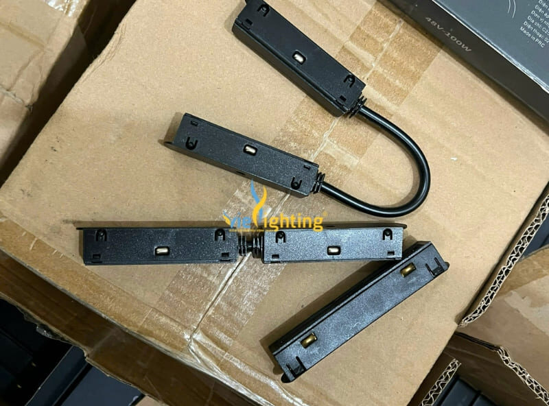 Cáp nối góc vuông ray nam châm