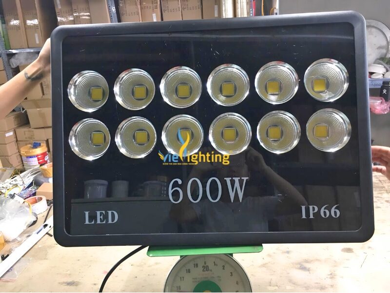 Đèn pha LED 600W VIFL2-600