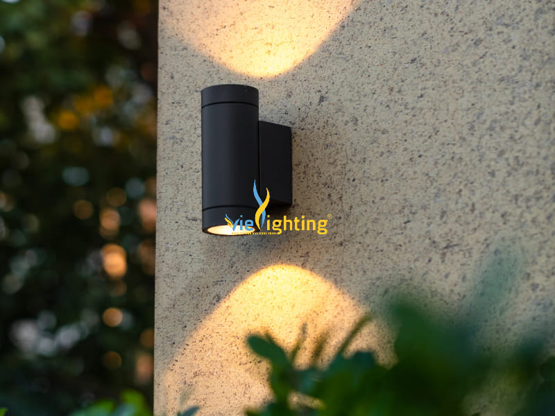 Đèn gắn tường chiếu sáng 2 hướng thông dụng